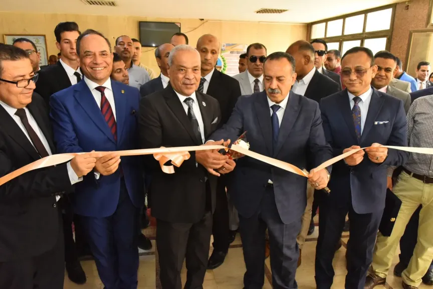 محافظ أسيوط ورئيس هيئة النيابة الإدارية يشاركان في الاحتفال باليوبيل الذهبي