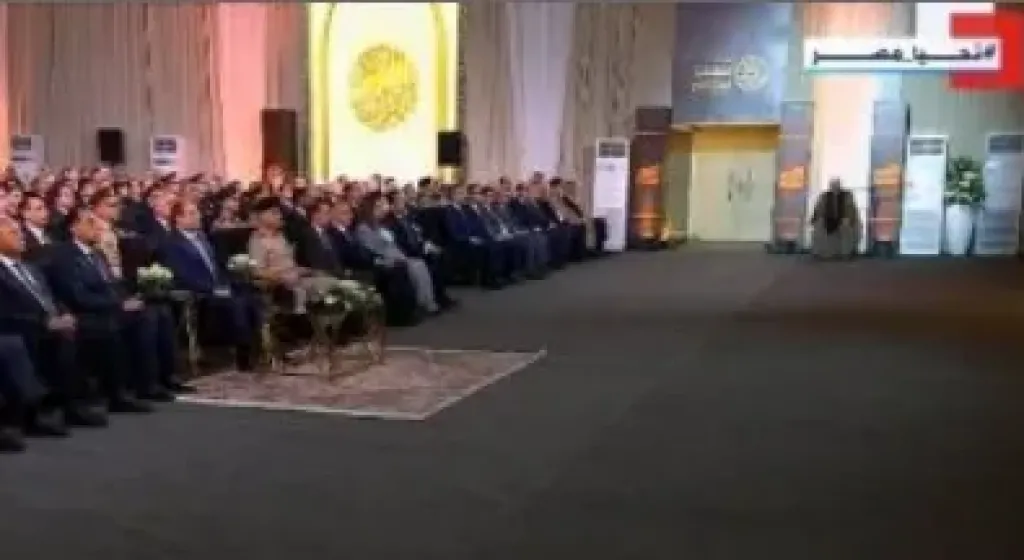 الرئيس السيسي يشهد فيلما تسجيليا عن جهود الدولة في زيادة الرقعة الزراعية