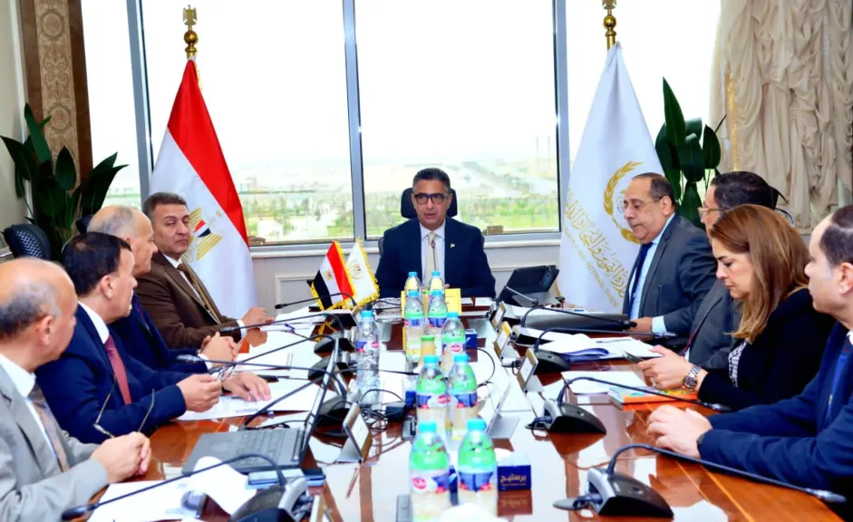 وزير التموين يتابع خطة تطوير المجمعات وتوفير السلع الأساسية