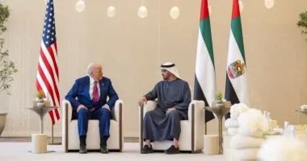 رئيس دولة الإمارات يمنح الرئيس الأمريكى دونالد ترامب ”وسام الشيخ زايد”