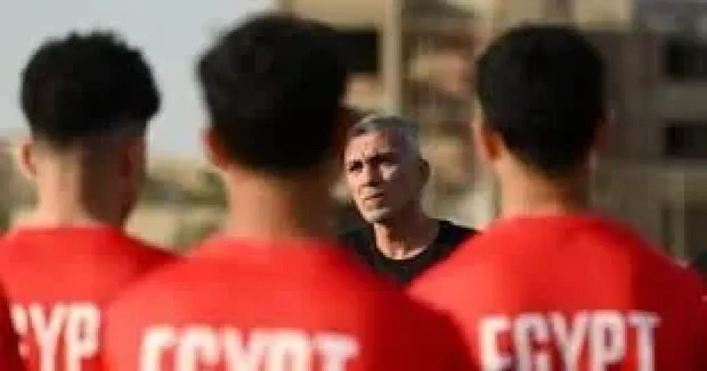 اتحاد الكرة يجتمع مع أسامة نبيه لمناقشة خطة الإعداد لكأس العالم للشباب