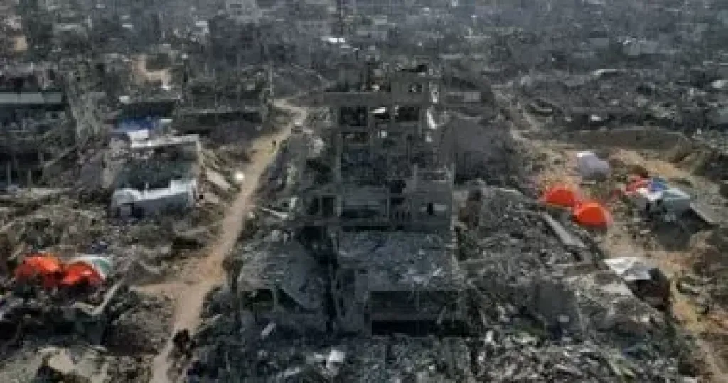 غزة.. استشهاد 136 فلسطينيا جراء القصف الإسرائيلى على مناطق بالقطاع