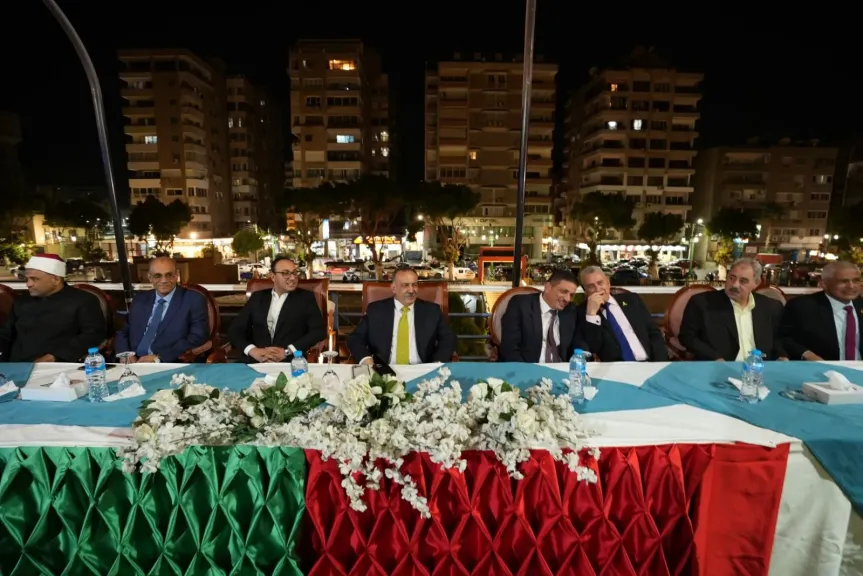 افظ أسيوط يشهد حفل زفاف فتاة يتيمة