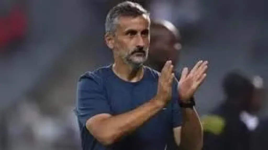 التفاصيل الكاملة لأزمة جهاز ريفيرو في الأهلي