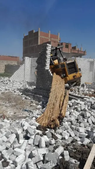 ازالة ١٢حاله بناء مخالف بالزنكلون مركز الزقازيق محافظة الشرقية