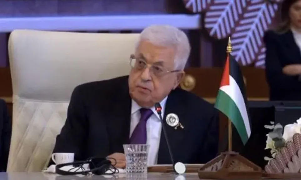أبومازن يدعو لتبني خطة عربية لوقف الحرب وتحقيق السلام