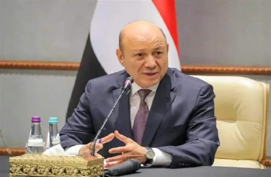 رشاد العليمي: الشعب اليمني يخوض معركة وجودية ضد الحوثيين