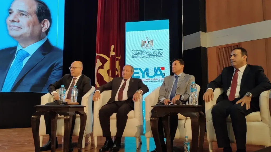 ندعم السفر بكرامة ..رئيس اتحاد شباب الخارج : تدريب 10آلاف للسفر للخارج سنويا .. وتحويلات المصريين حققت قفزة تاريخية