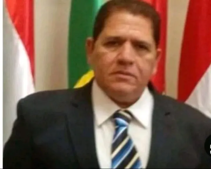 الكاتب الصحفي محمود شاكر يكتب: الزعيم عادل إمام على التليفون