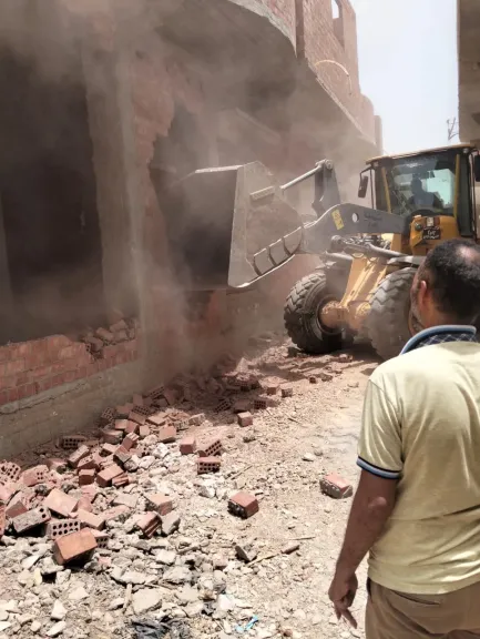 محافظ أسيوط: إزالة 27 حالة تعدي واسترداد 73 فدان بمركزي الفتح وأبوتيج