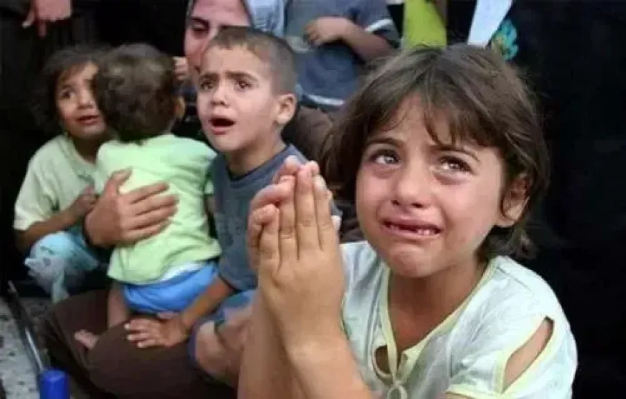 جيش الاحتلال يعلن إدخال 5 شاحنات تحمل مساعدات إنسانية إلى غزة