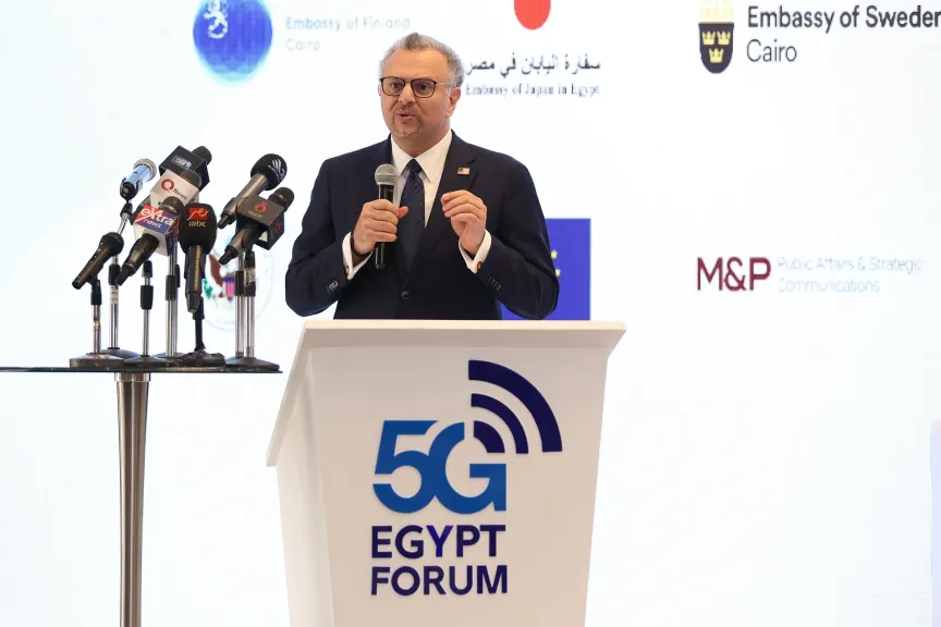 كبير مستشاري ”ترامب” يشيد بدور ”محرم وشركاه” في دعم الاستثمار  والتحول الرقمي في أفريقيا خلال منتدى الجيل الخامس