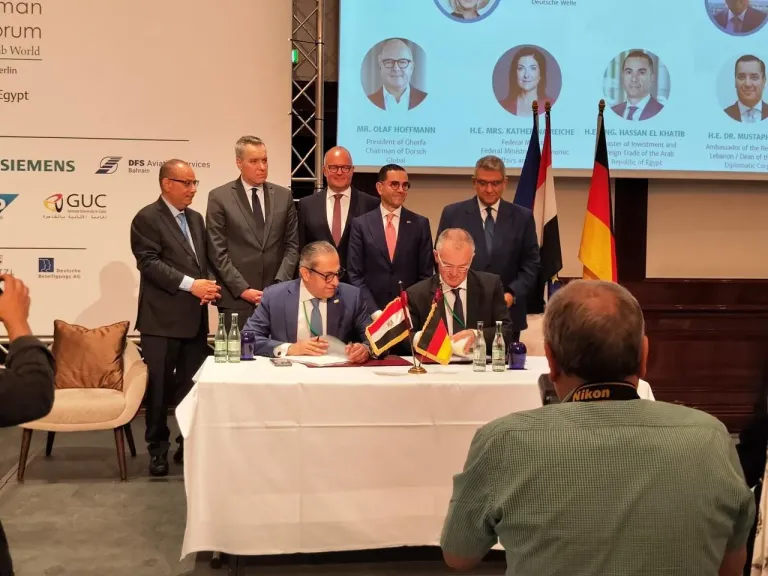 وزير الاستثمار يفتتح الملتقى العربي الألماني ويبحث التعاون مع وزيرة الاقتصاد الألمانية