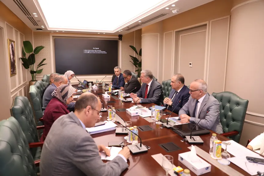 وزيرا البترول والكهرباء يبحثان خطة تأمين التغذية الكهربائية خلال الصيف وتوفير الوقود لمحطات التوليد