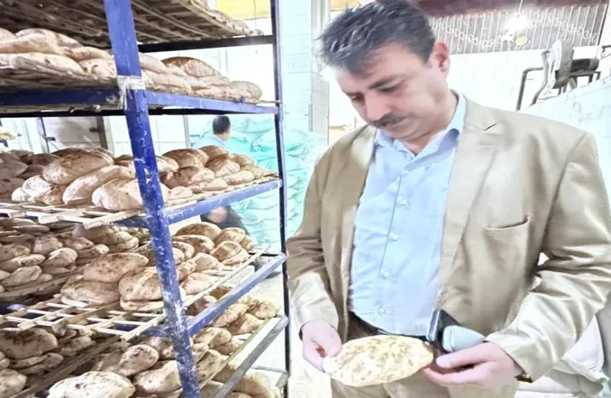 ضبط أطنان من الدقيق الأبيض والبلدي المدعم بمخابز قبل بيعها بالسوق السوداء