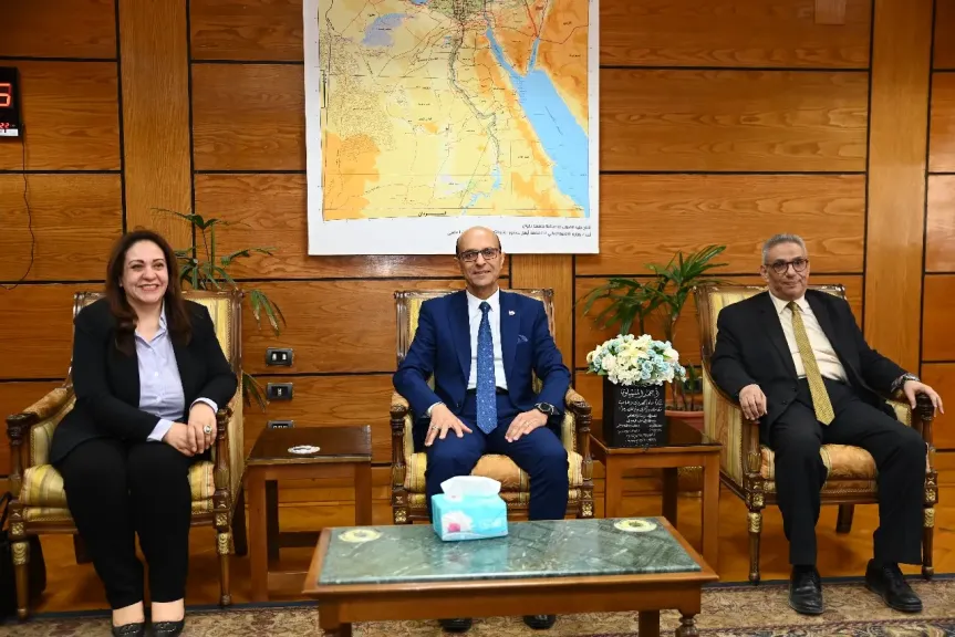 الدكتور المنشاوي  يستقبل الأمين العام المساعد لرابطة الجامعات الإسلامية