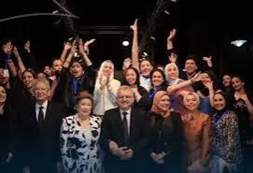 بكامل صحتها وأناقتها.. أول ظهور للدكتورة نوال الدجوي بعد أزمة أحفادها