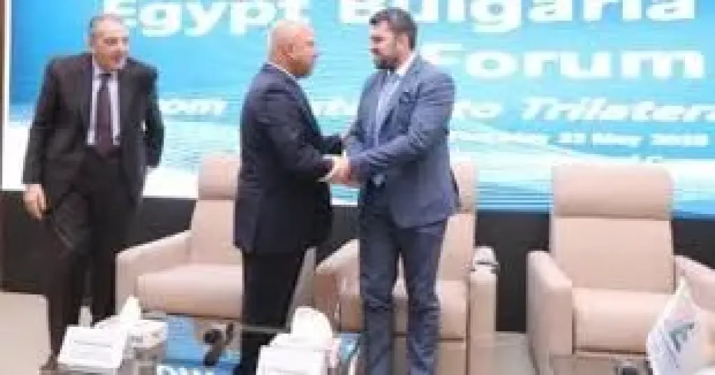 كامل الوزير: وزارة النقل تنفذ خطة تطوير للبنية التحتية بـ 2 تريليون جنيه