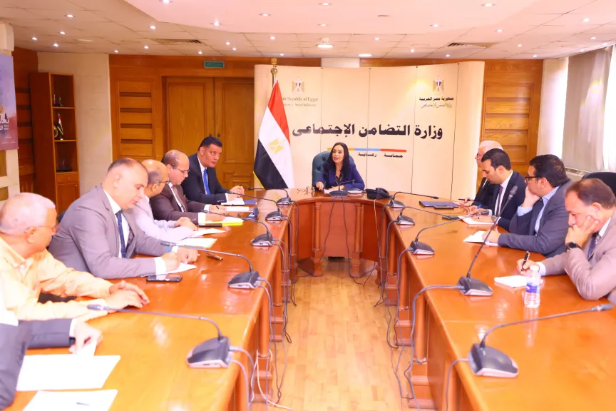 وزيرة التضامن الاجتماعي تناقش خطة تطوير مؤسسات الدفاع الاجتماعي على مستوى الجمهورية