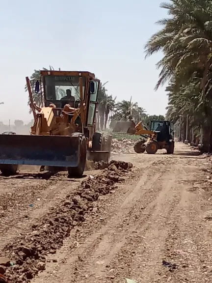 محافظ أسيوط: تمهيد وتسوية الطرق غير المرصوفة بقرية أمشول بديروط