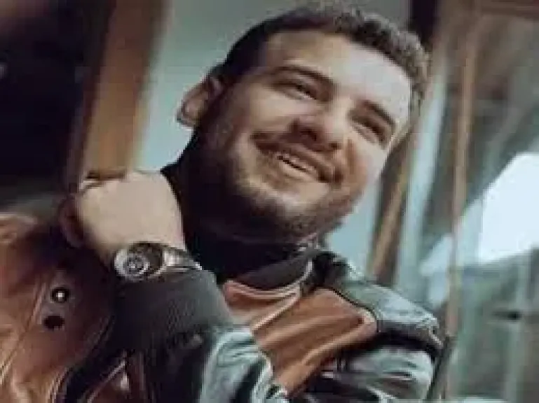 مسلم يرد على التشهير بزوجته ويكشف حقيقة تعاطيها مواد مخدرة
