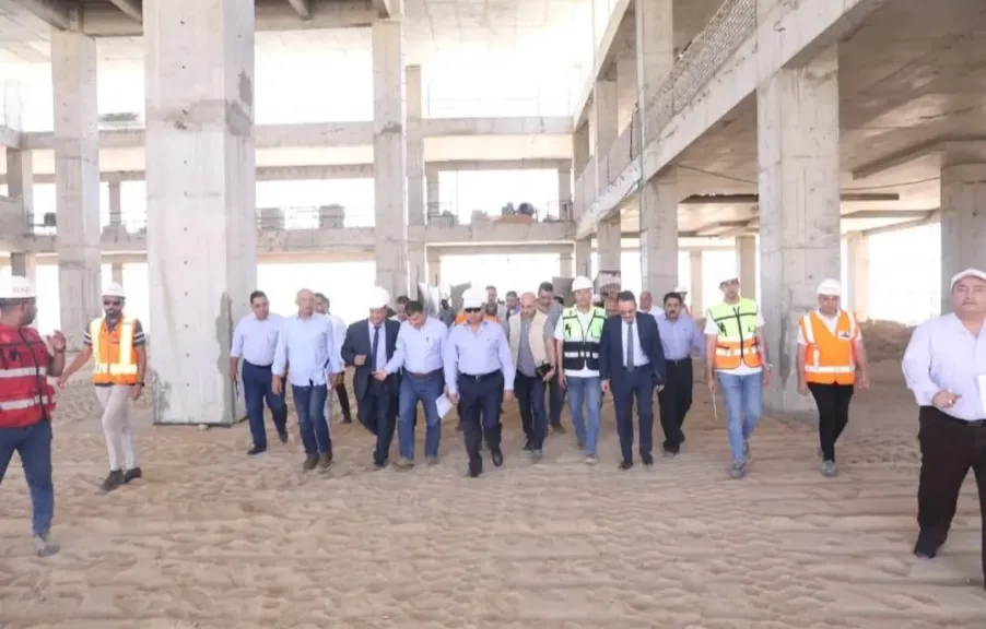 وزير النقل يتفقد الخط الثاني للقطار الكهربائي السريع في المسافة من القاهرة حتى المنيا