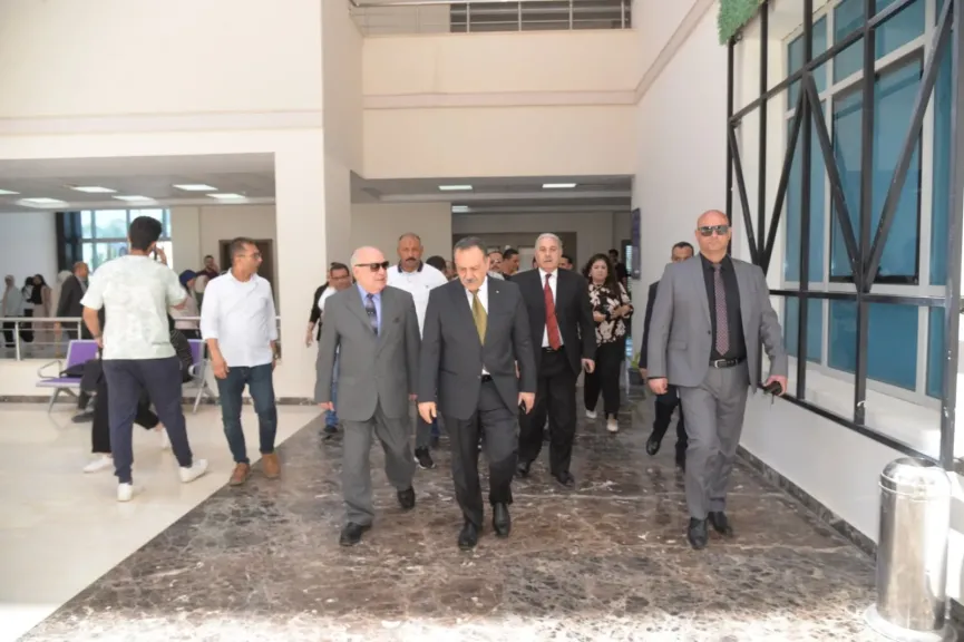 محافظ أسيوط يزور جامعة بدر ويتفقد قافلة طبية مجانية بالتعاون مع الصحة
