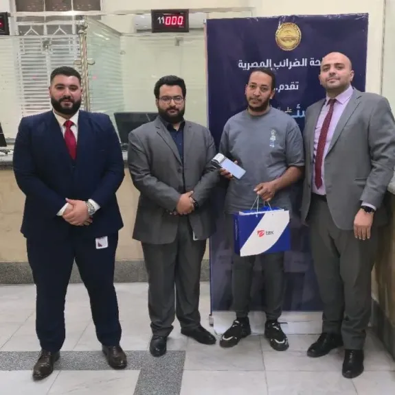 إى تاكس تدعم الممولين الجدد بأجهزة نقاط بيع مجانية