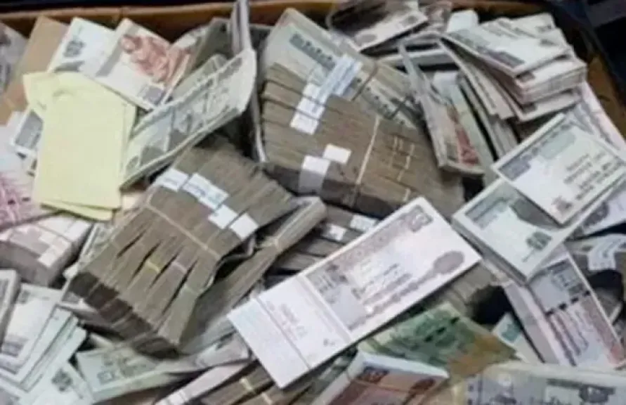 تفاصيل التحقيقات مع متهمين بالإتجار غير المشروع فى العملة