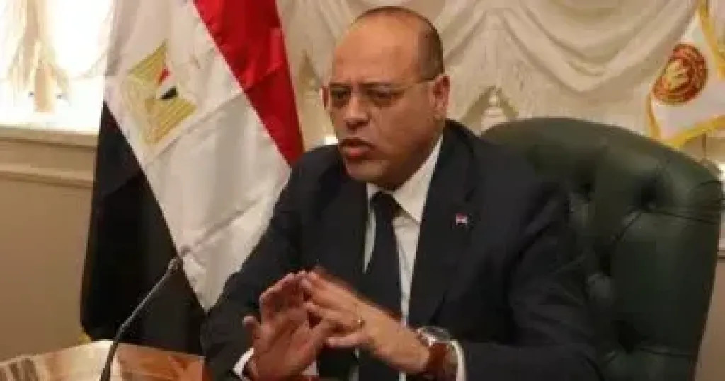 وزير العمل يعلن عن تطورات بشأن العامل الذي تعرض لتعنيف من صاحب عمل سعودي