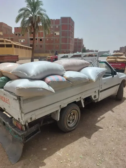جانب من متابعه
