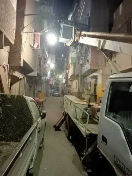 جانب من متابعه