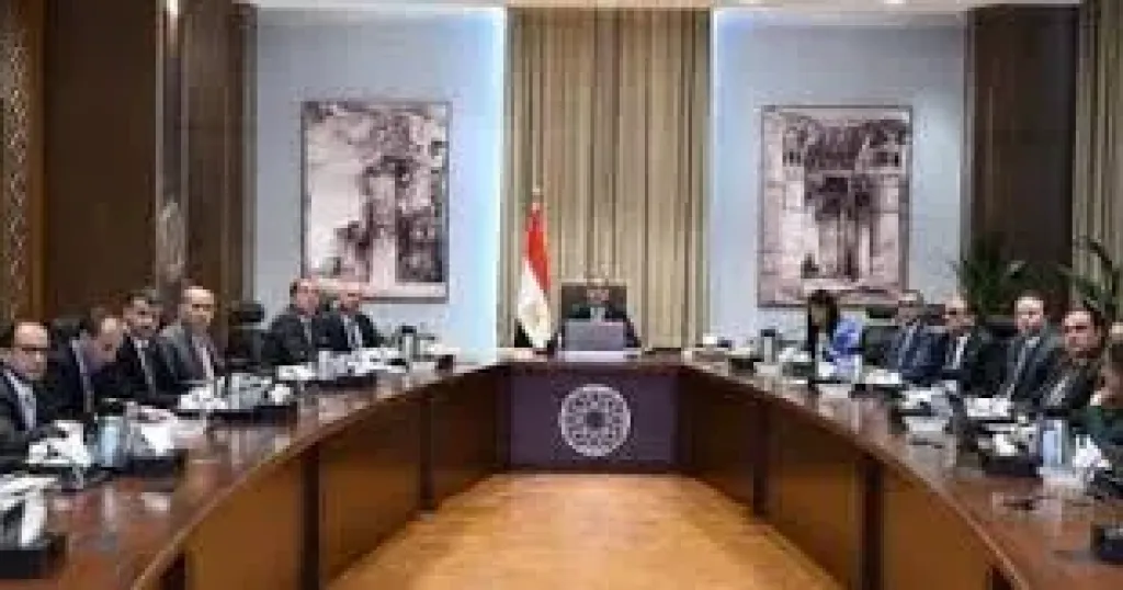 رئيس الوزراء يتابع جهود لجنة إدارة الدين العام الخارجى وتنظيم الاقتراض