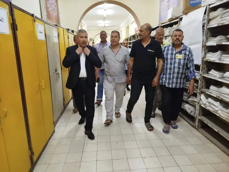74612  ألف طالب وطالبة  يؤدون امتحانات الدبلومات الفنية   أمام  223  لجنة  بمحافظة الشرقية .