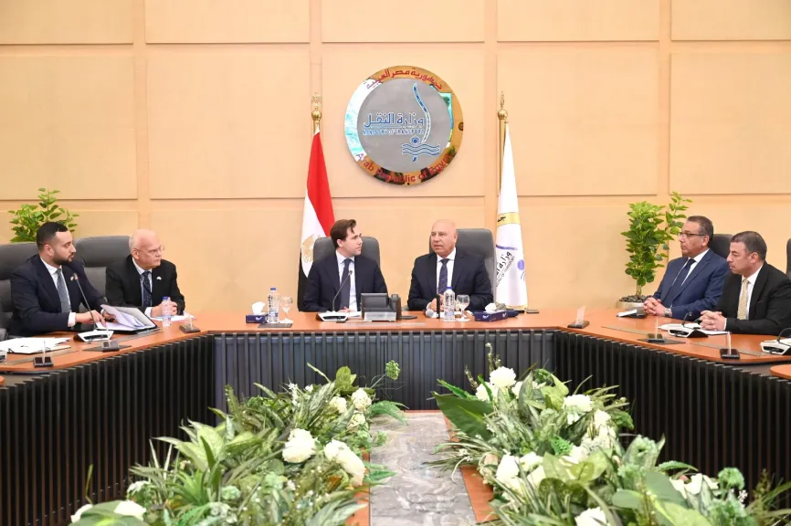 وزير الصناعة والنقل ، يلتقي  وزير التجارة الخارجية والتعاون  السويدي لبحث  التدعيم  المشترك  في  النقل والصناعة