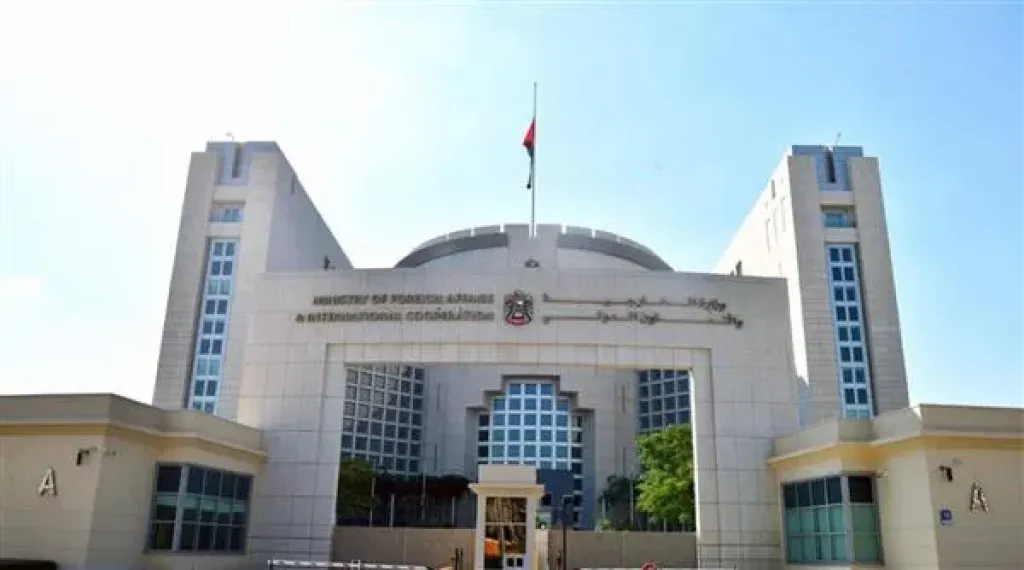 الإمارات تستدعي السفير الإسرائيلي وتبلغه إدانتها للانتهاكات المسيئة بالقدس المحتلة