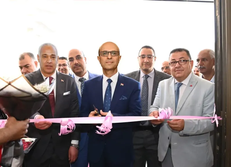 رئيس جامعة أسيوط يفتتح أعمال تطوير وتجديد المكاتب والمقرات الإدارية