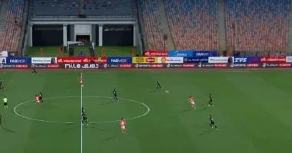 30 دقيقة ..فاركو يبحث عن هدف التعادل أمام الأهلي في لقاء حسم الدوري (1-0)