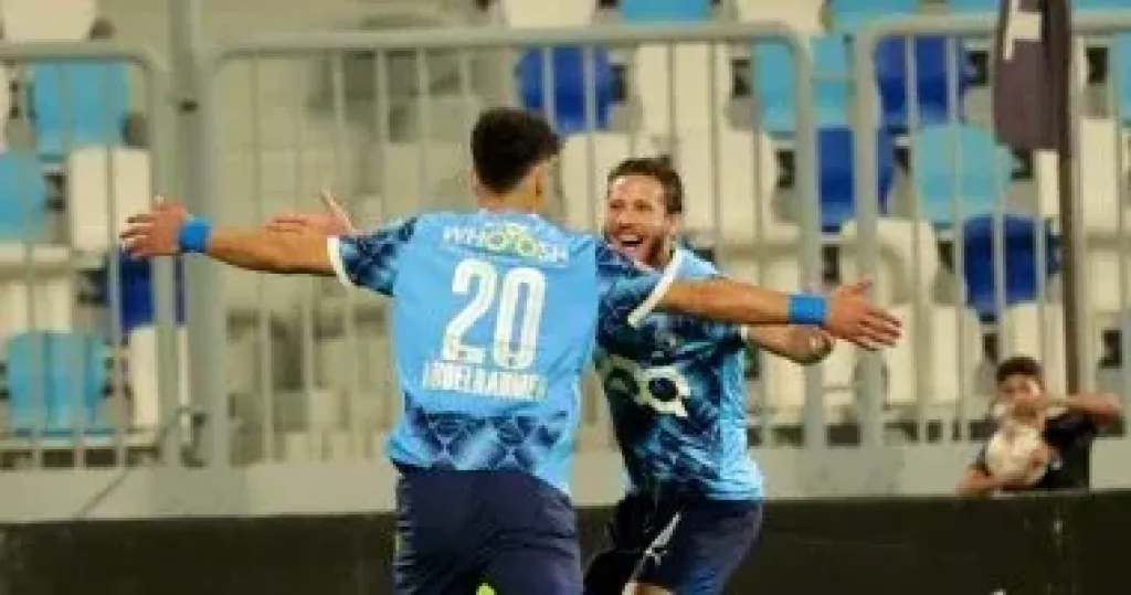 بيراميدز يهزم سيراميكا 5-1 بعشرة لاعبين في مباراة حسم لقب الدورى