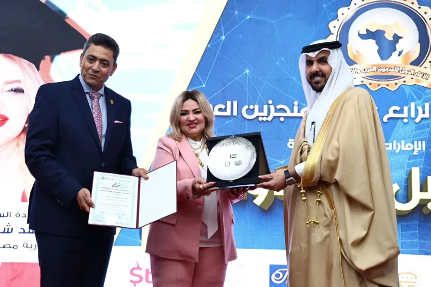 ”المنجزين العرب” تكرّم الدكتورة ناهد شاكر في مؤتمر ”مستقبل بلا حدود” بالشارقة