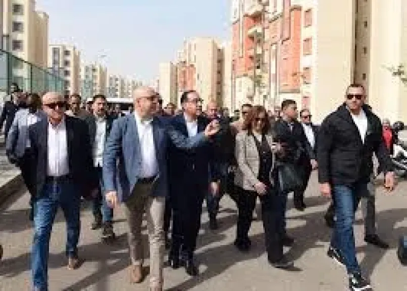 رئيس الوزراء يتفقد عددا من المشروعات بمدينة حدائق العاصمة