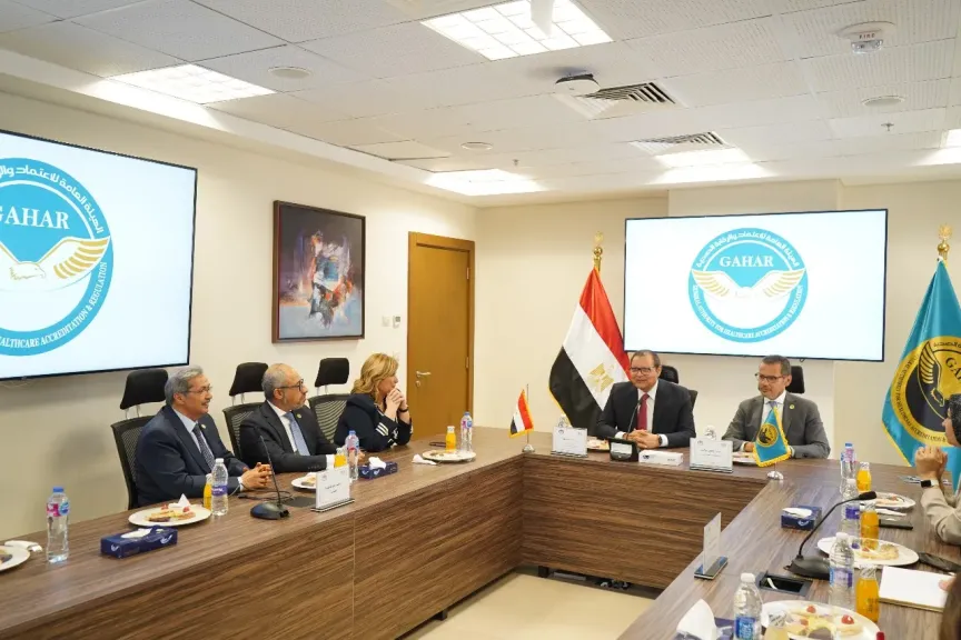 رئيس ”الاعتماد والرقابة الصحية” يبحث مع اتحاد المستشفيات العربية بناء نظام صحي عربي موحد