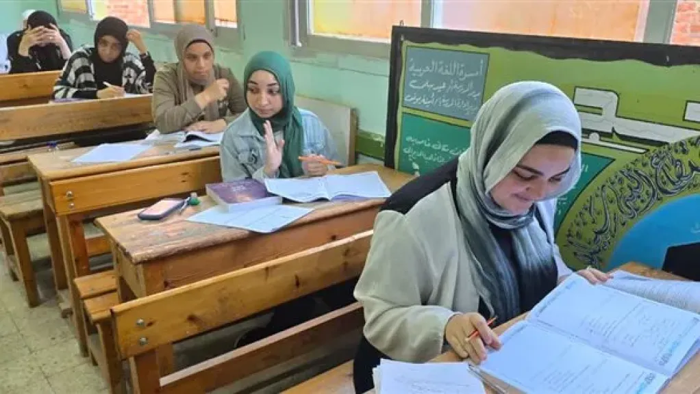 تأخر توزيع أوراق امتحان اللغة العربية للشهادة الإعدادية بكفر الشيخ.. و«التعليم» تعلق