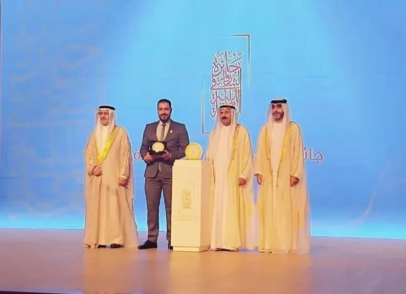 الدكتور المنشاوي يهنئ الدكتور الحسن قطب لفوزه بجائزة الشارقة