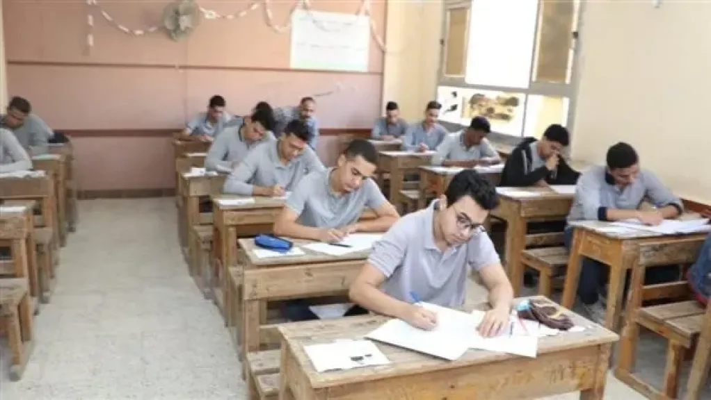 تعليم المنوفية ضبط ملاحظ وطالب صورا امتحان الجبر للشهادة الإعدادية