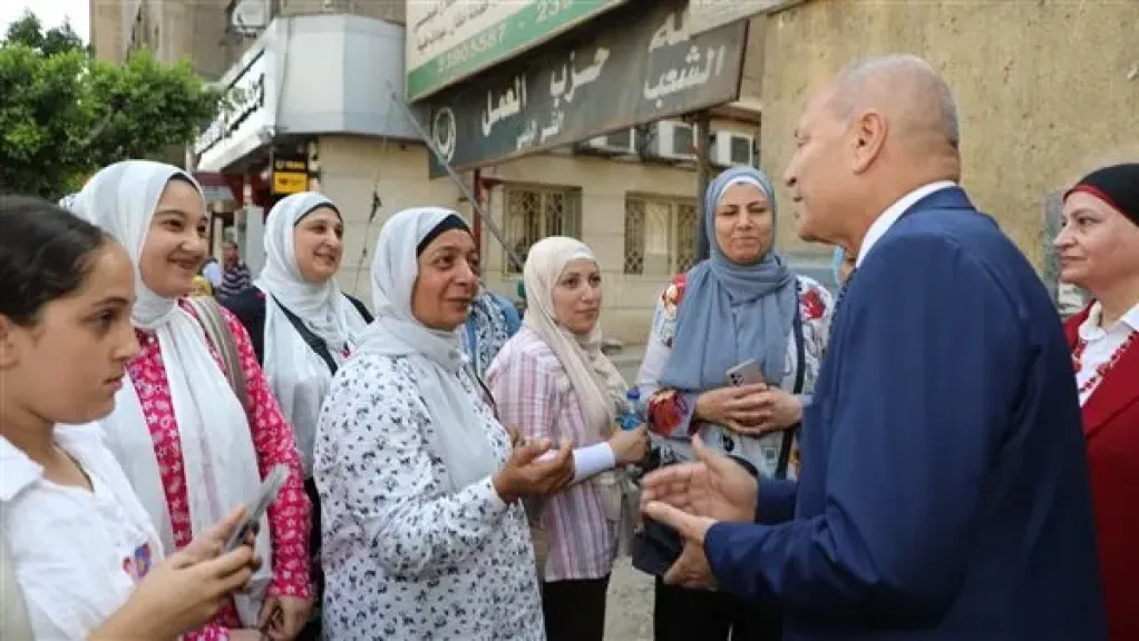محافظ القاهرة يتفقد لجان امتحانات الشهادة الإعدادية