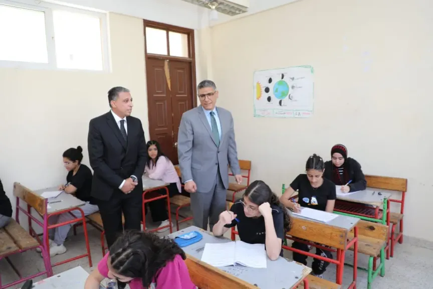 محافظ الجيزة يتفقد لجان امتحانات الشهادة الاعدادية