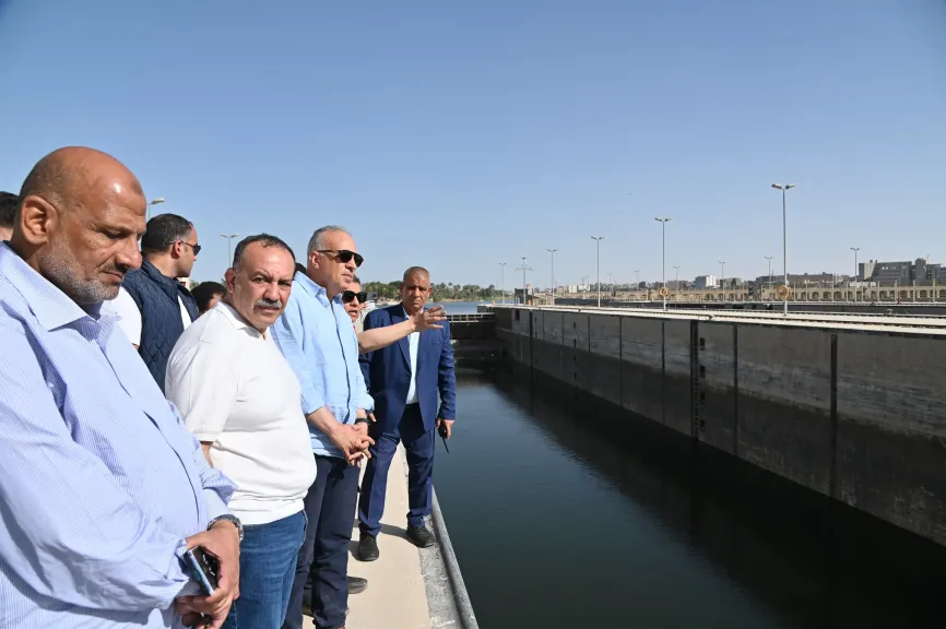 محافظ أسيوط ووزير الموارد المائية والري يتفقدان قناطر أسيوط الجديدة