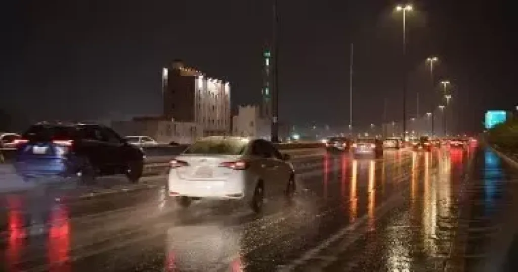 رفع مياه الأمطار ببلطيم والبرلس ورفع درجة الاستعدادات