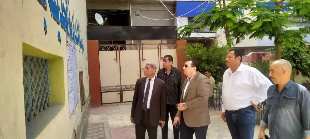 بطيشة وعمر يتابعون امتحانات الشهادة الإعدادية في يومها الثاني بمدارس كفر الدوار.. ويوجهو بتوفير بيئة هادئة  أمنة